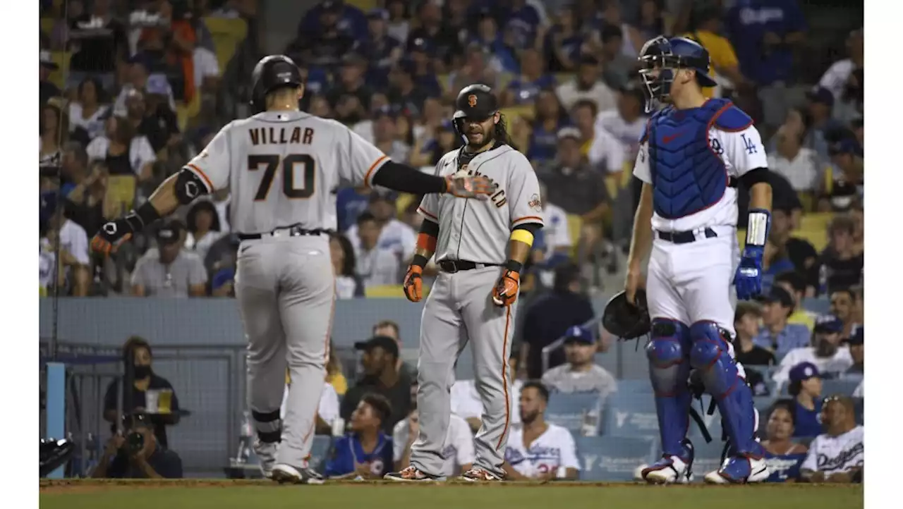 Giants hit 5 home runs to beat Dodgers