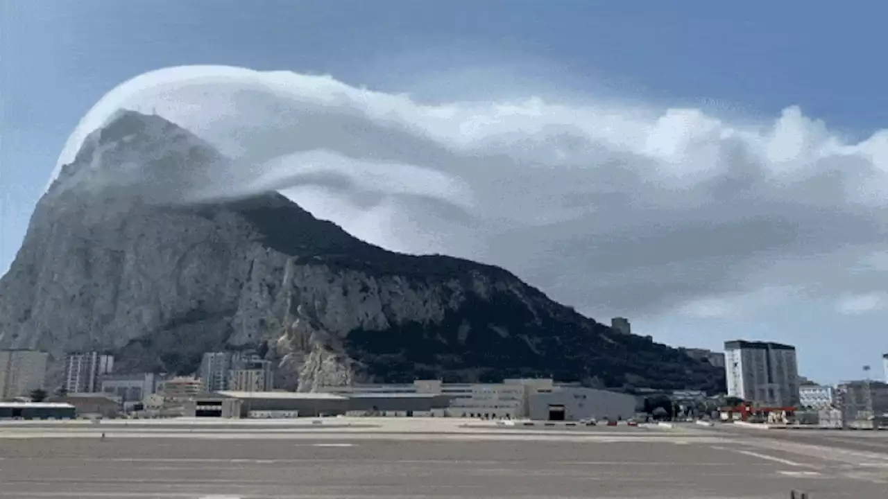 Bizarre 'Levanter' cloud billows off Rock of Gibraltar in breathtaking time-lapse video