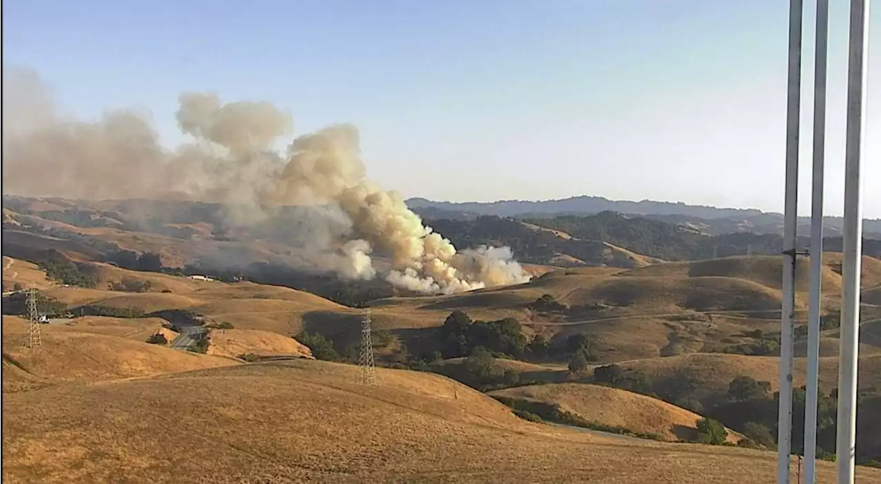 Evacuation warning issued for growing 125-acre fire along Highway 4 near Port Costa and Crockett