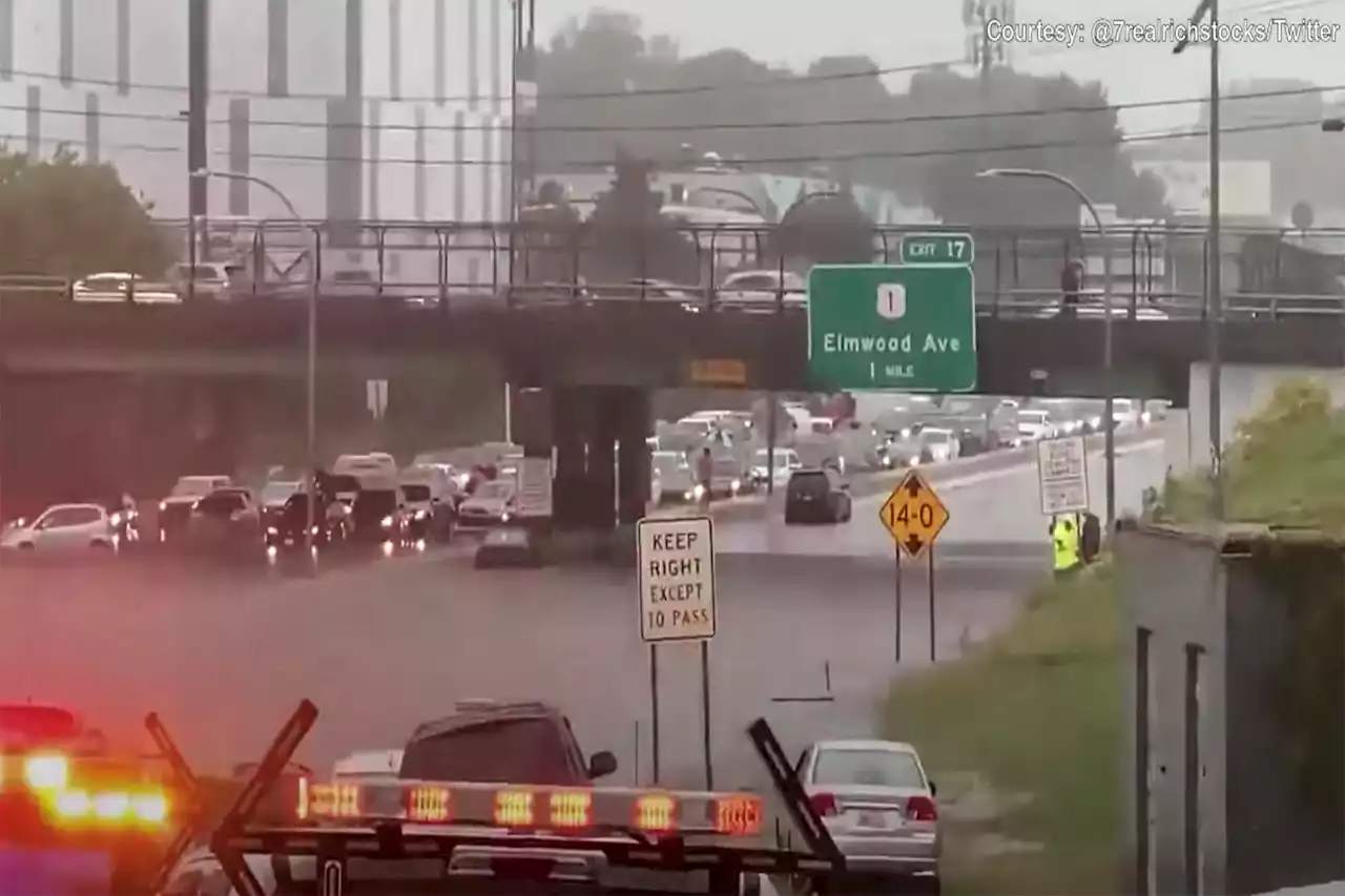 Flooding in Rhode Island strands drivers on I-95