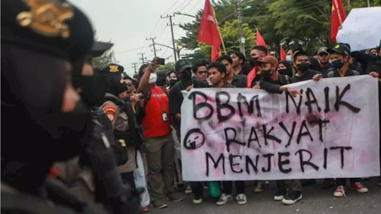 Demo Tolak Kenaikan BBM: Koalisi Mahasiswa Kota Palangka Raya Kepung DPRD Kalteng