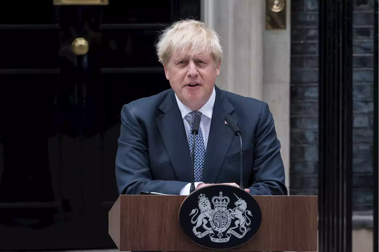 Boris Johnson hints at return by likening himself to Roman dictator in farewell speech