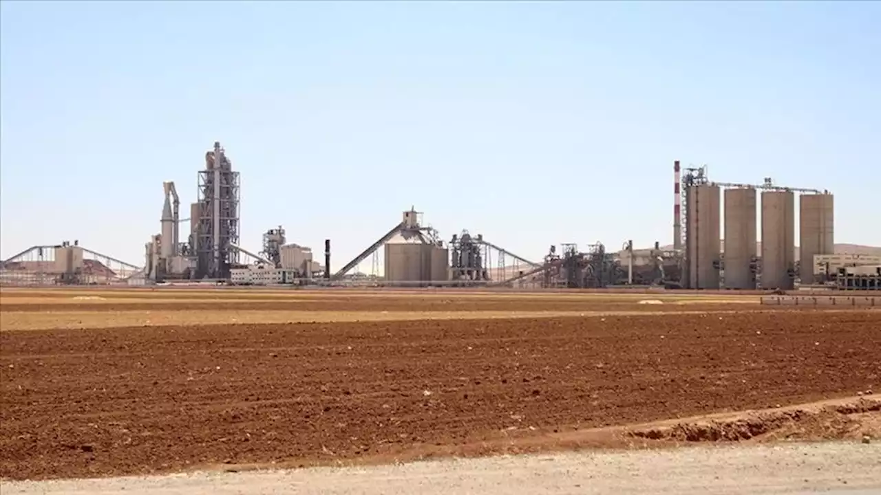 سازمان‌دهنده حملات داعش در پاریس عضو هیئت مدیره کارخانه لافارژ در سوریه شد