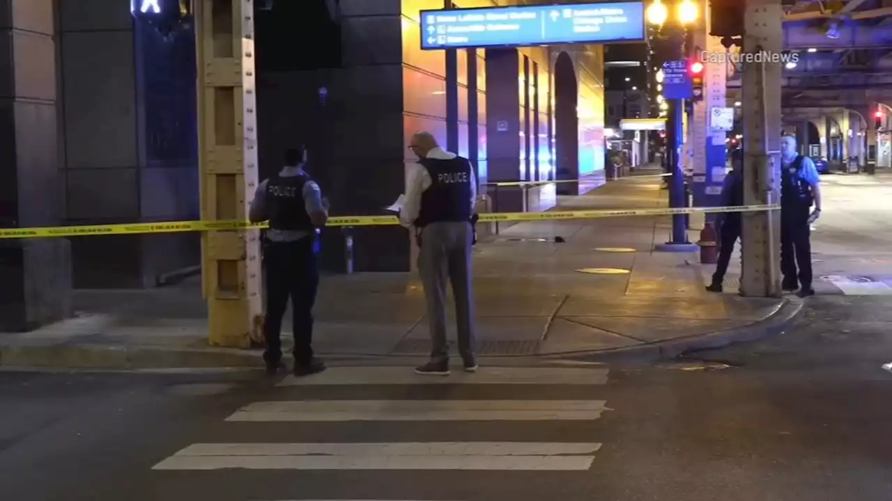 Chicago police: 1 fatally stabbed in Loop