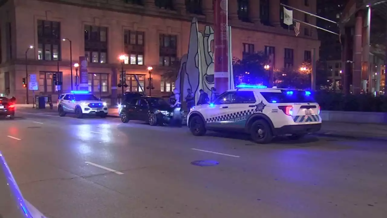 Rideshare driver's vehicle stolen in Loop after struggled with security guards, police say