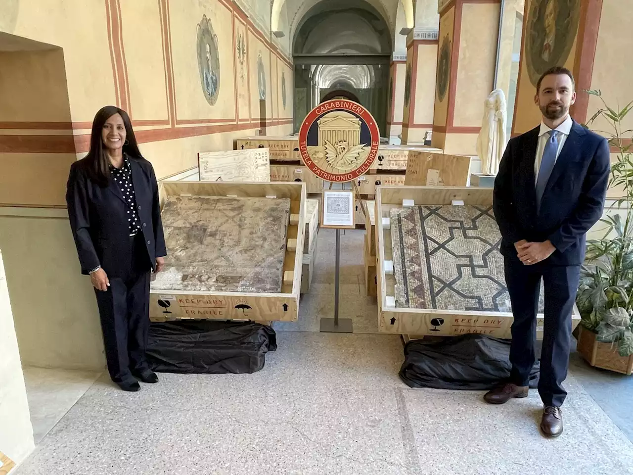 FBI Agents Found a Chopped-Up Roman Mosaic of the Mythical Medusa in an L.A. Storage Unit After Following an Anonymous Tip | Artnet News