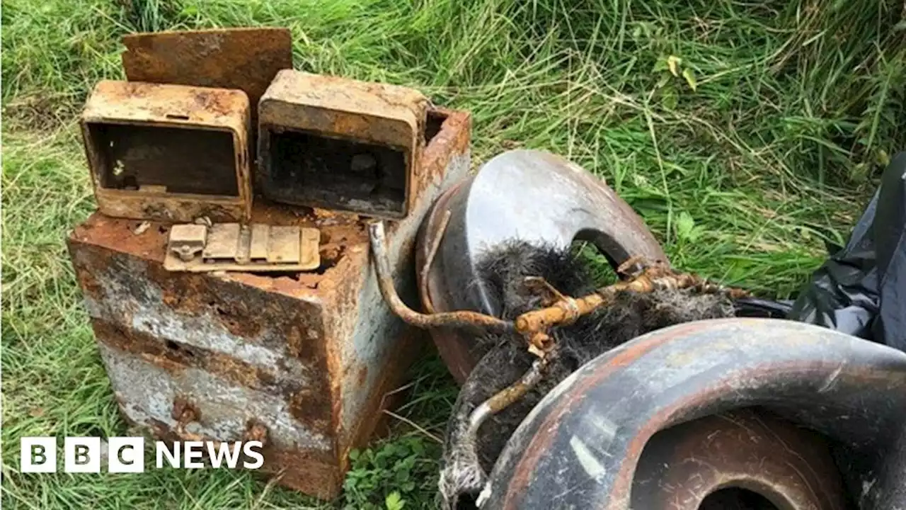 Derbyshire Police investigate 1970s car in drained pool