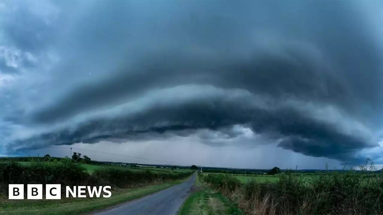 Kirkby Thore: Stunning shelf cloud captured over Cumbria