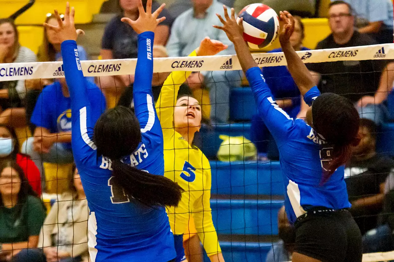 South San volleyball sweeps Wagner