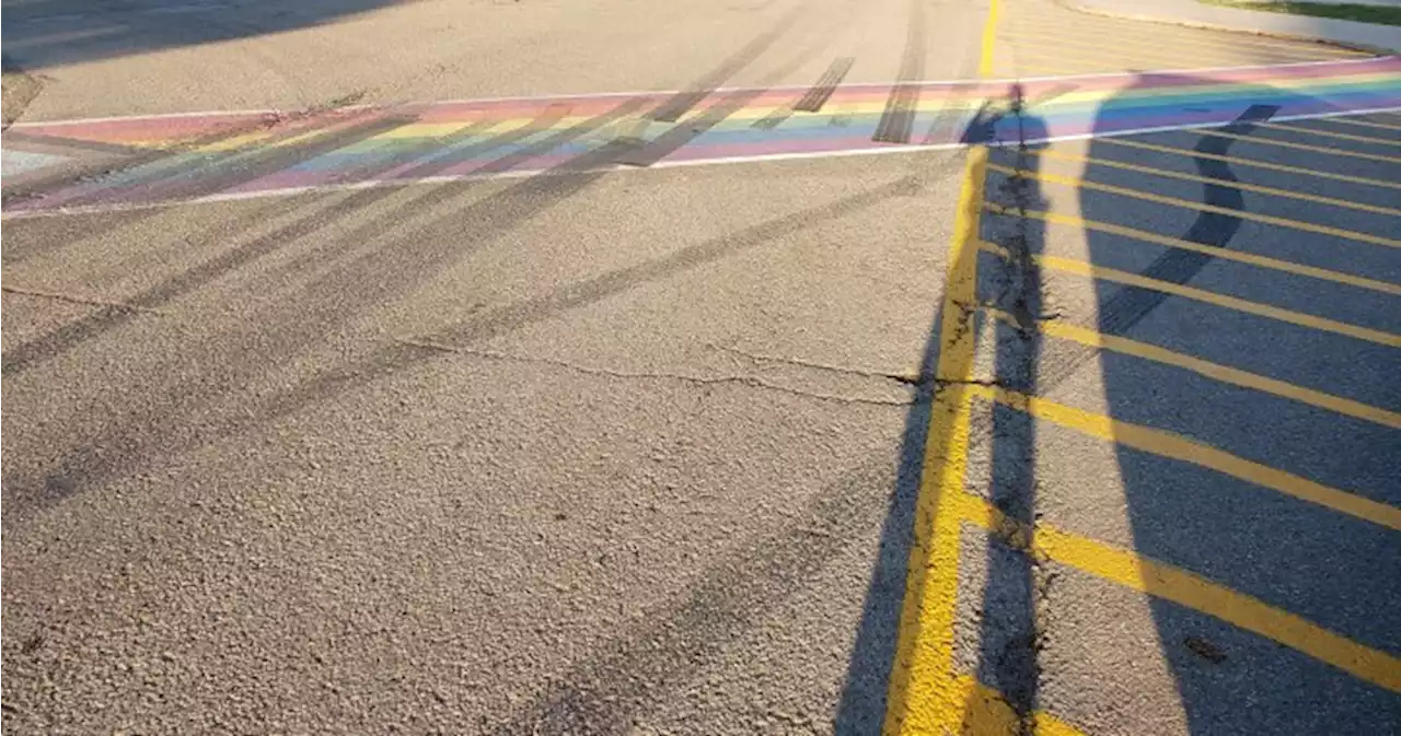 Olds RCMP investigate vandalized pride crosswalk - Calgary | Globalnews.ca