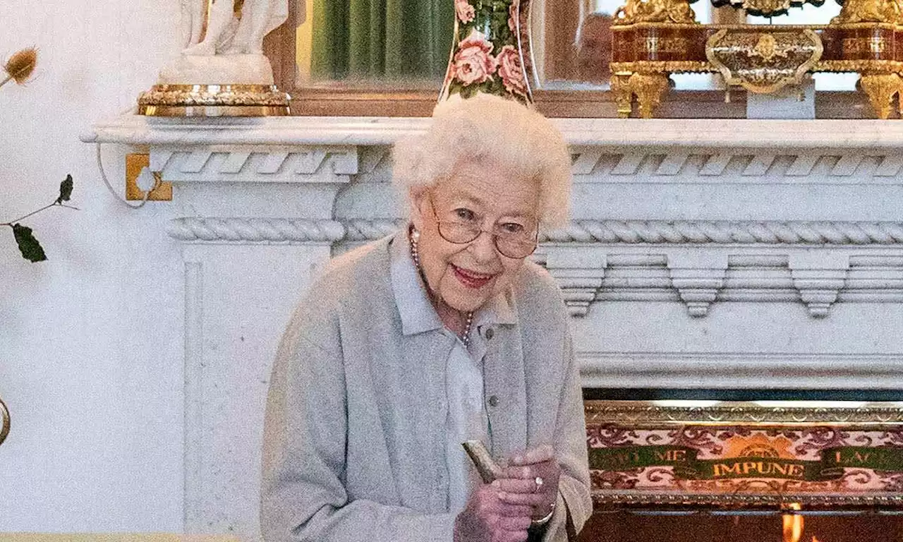 The Queen: Royal fans spot unusual detail in new Balmoral photo