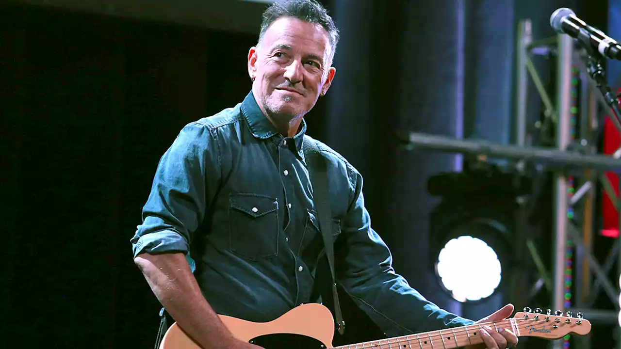 Bruce Springsteen's Artifacts Coming to Grammy Museum