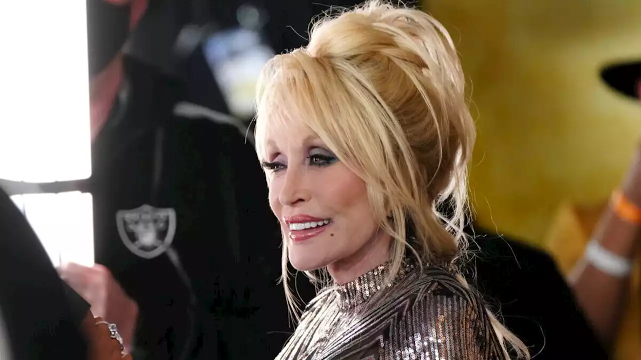 Dolly Parton Is Not 'Currently on Life Support'