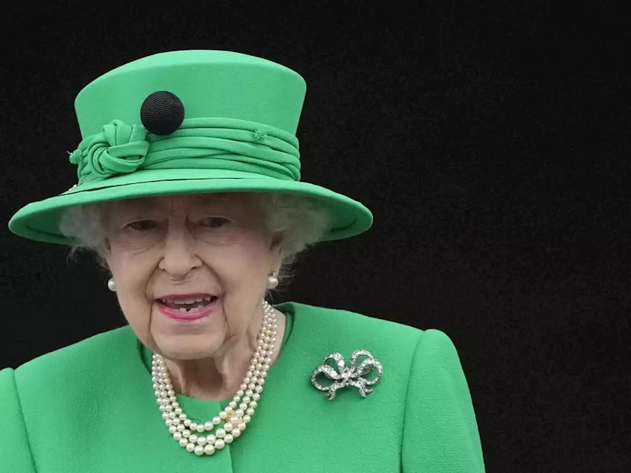 Queen Elizabeth has property on Airbnb