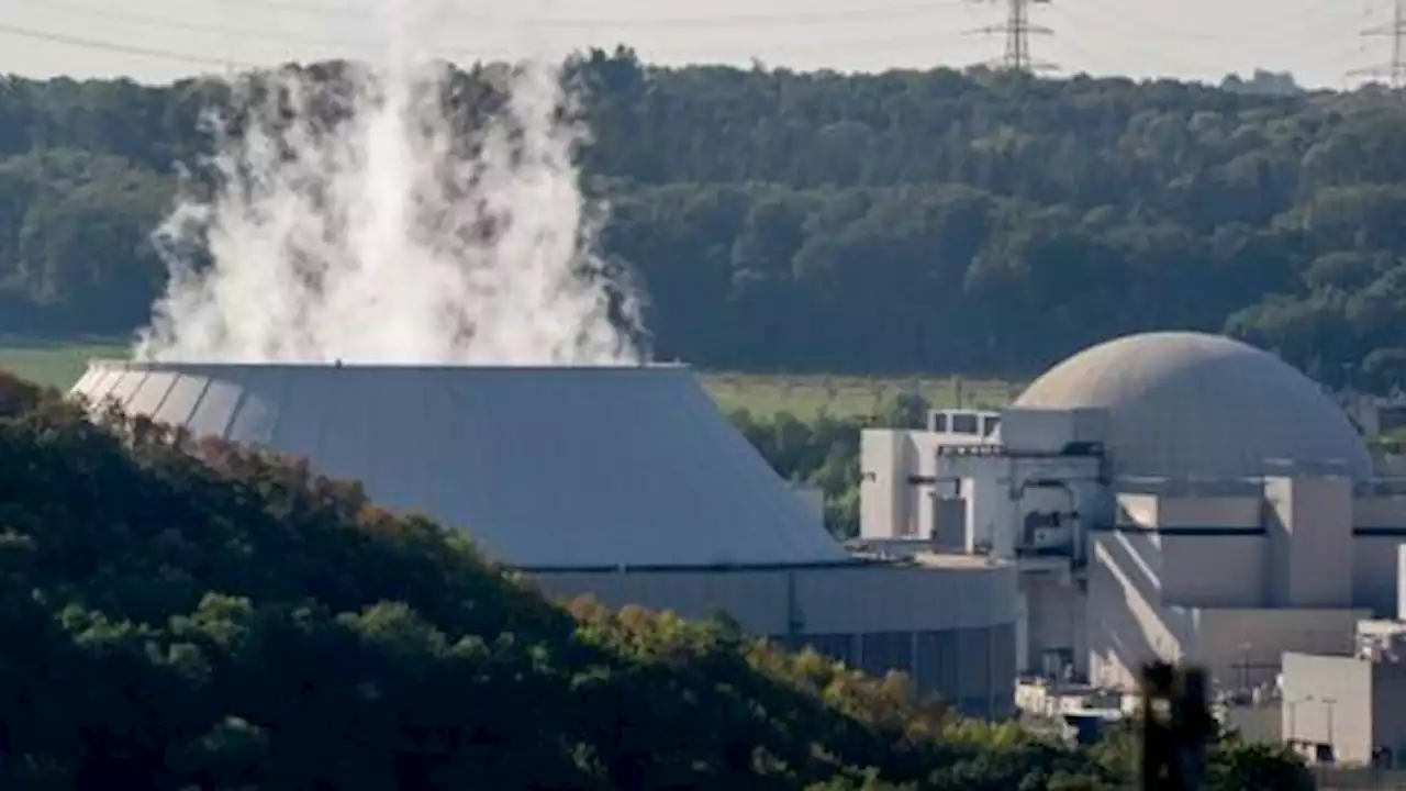 Decision to keep atomic plants on standby reveals cracks in German govt