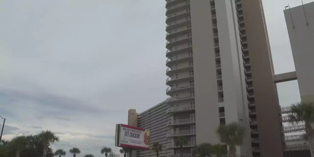 UPDATE: 4-year-old falls to death from 11th story balcony at Laketown Wharf