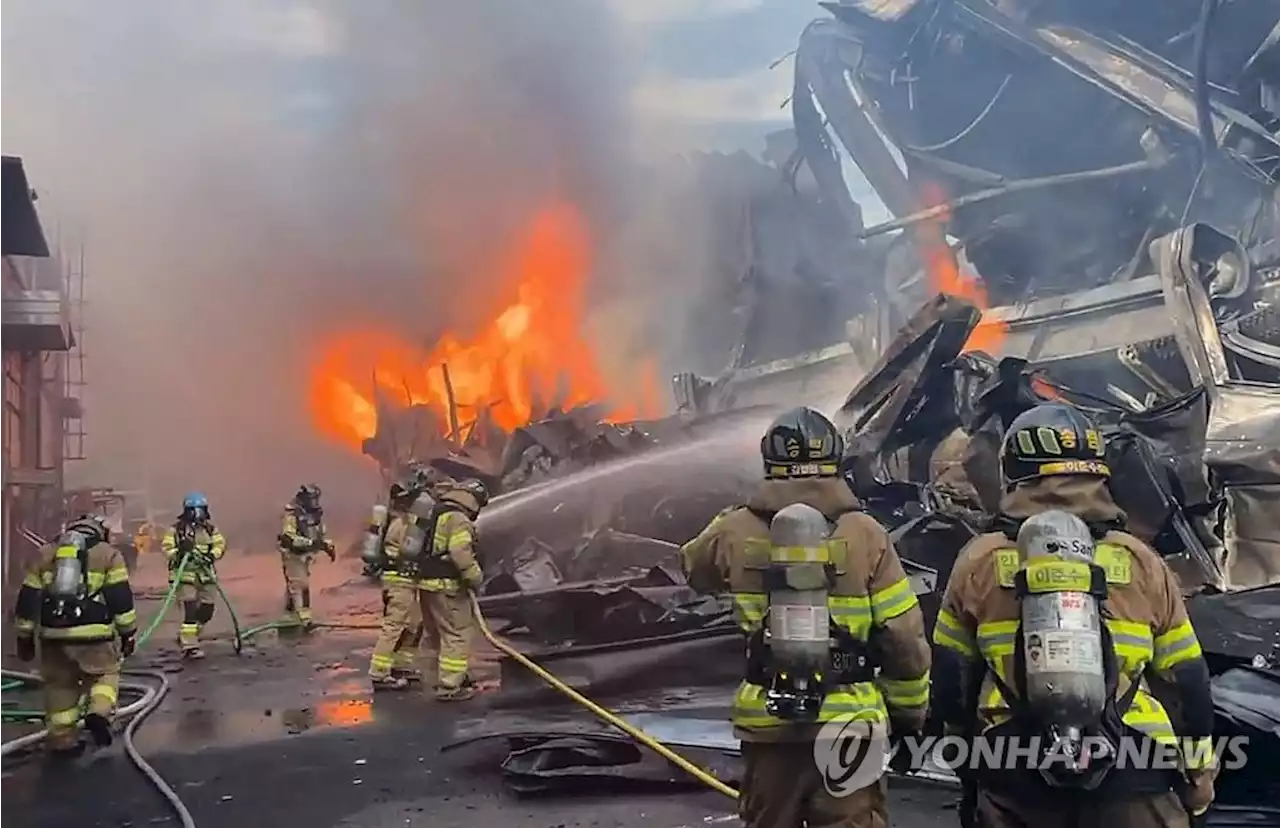 인천 현대제철 화재 하루만에 진화…건물 1동 전소 | 연합뉴스