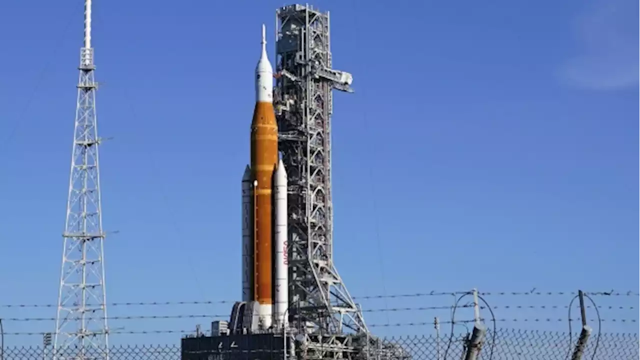 NASA fixing moon rocket leaks, hoping for Sept. launch try