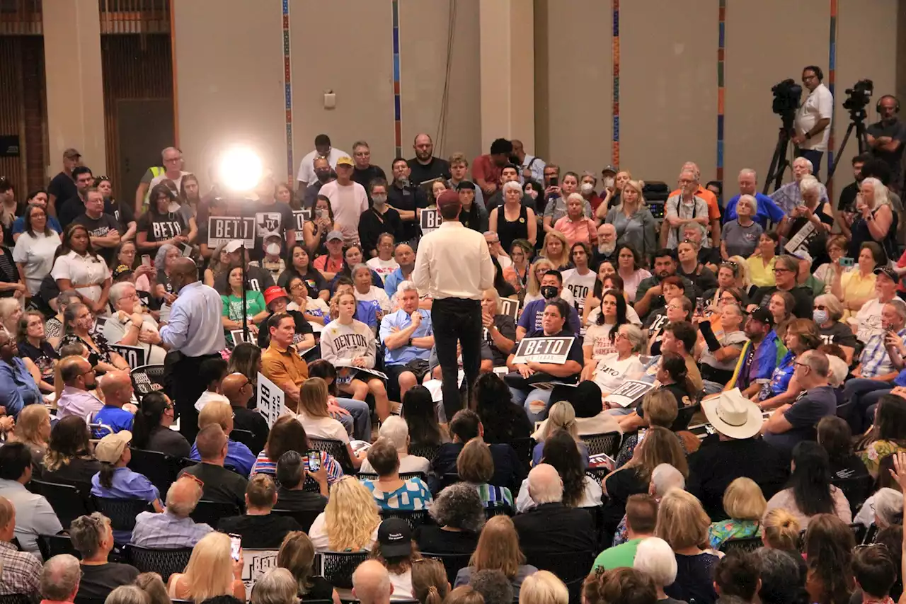 In Denton, Beto O'Rourke Blasts Greg Abbott over Border, Abortion and Power Grid