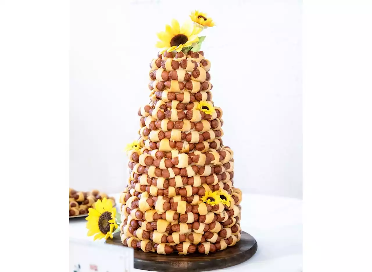 This 4-Tiered Hot Dog Wedding Cake Really Happened