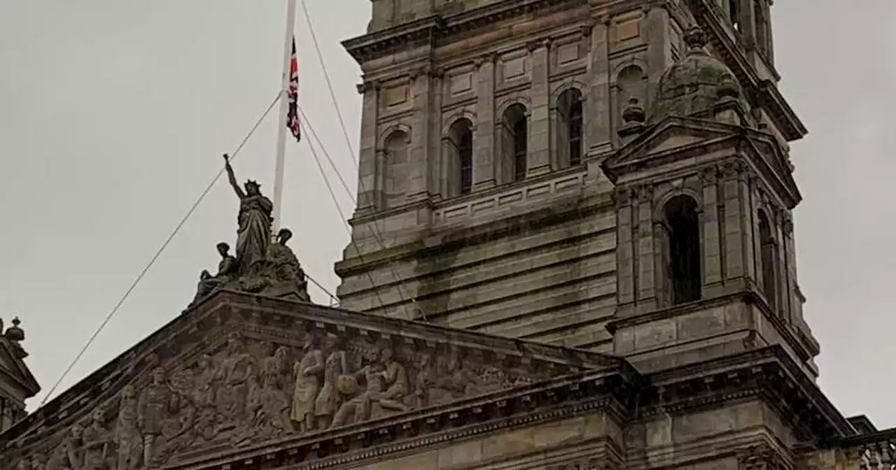 Glasgow leaders pay tribute to Queen as flag lowered on 'dark day'