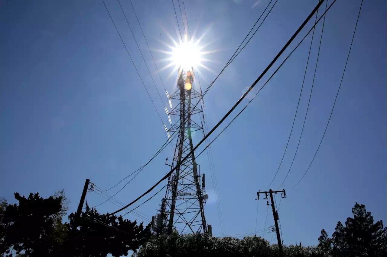 PG&E warns 525,000-plus customers to prepare for rolling blackouts