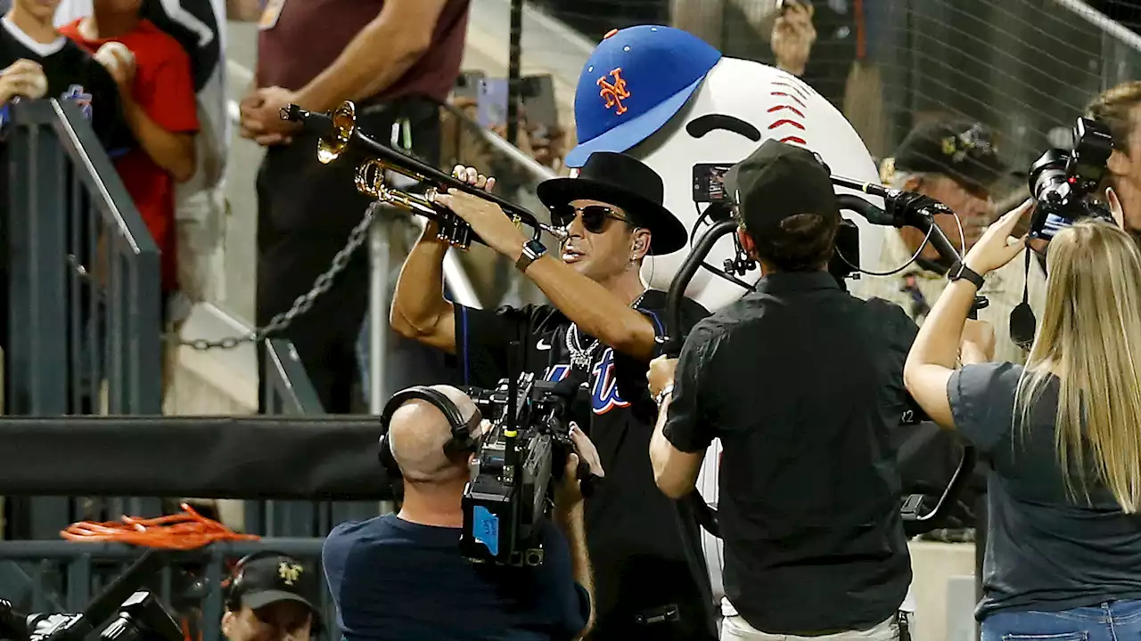 Jerry Seinfeld Blames 'Stupid' Timmy Trumpet Performance for Mets Losing Division Lead