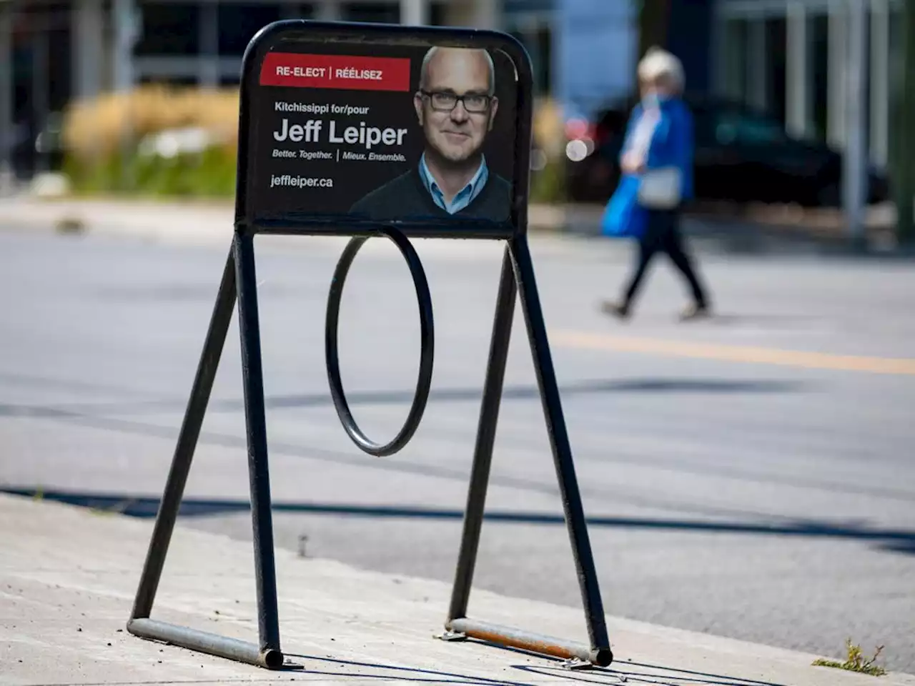 Jeff Leiper's bike rack advertisements don't violate municipal election rules: city