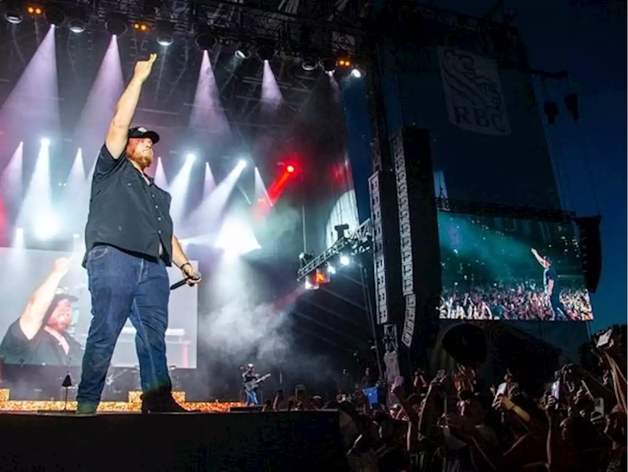 Luke Combs fans get more than they bargained for at Maine show