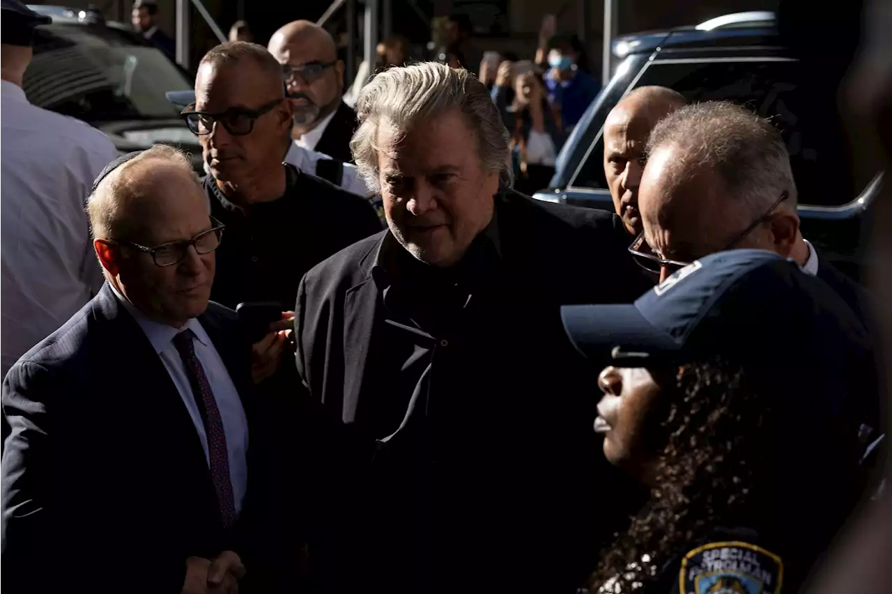 Steve Bannon surrenders to Manhattan DA