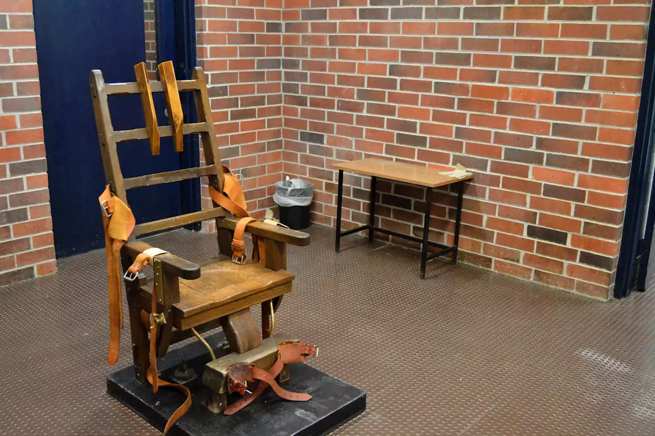 South Carolina judge halts use of firing squad, electric chair