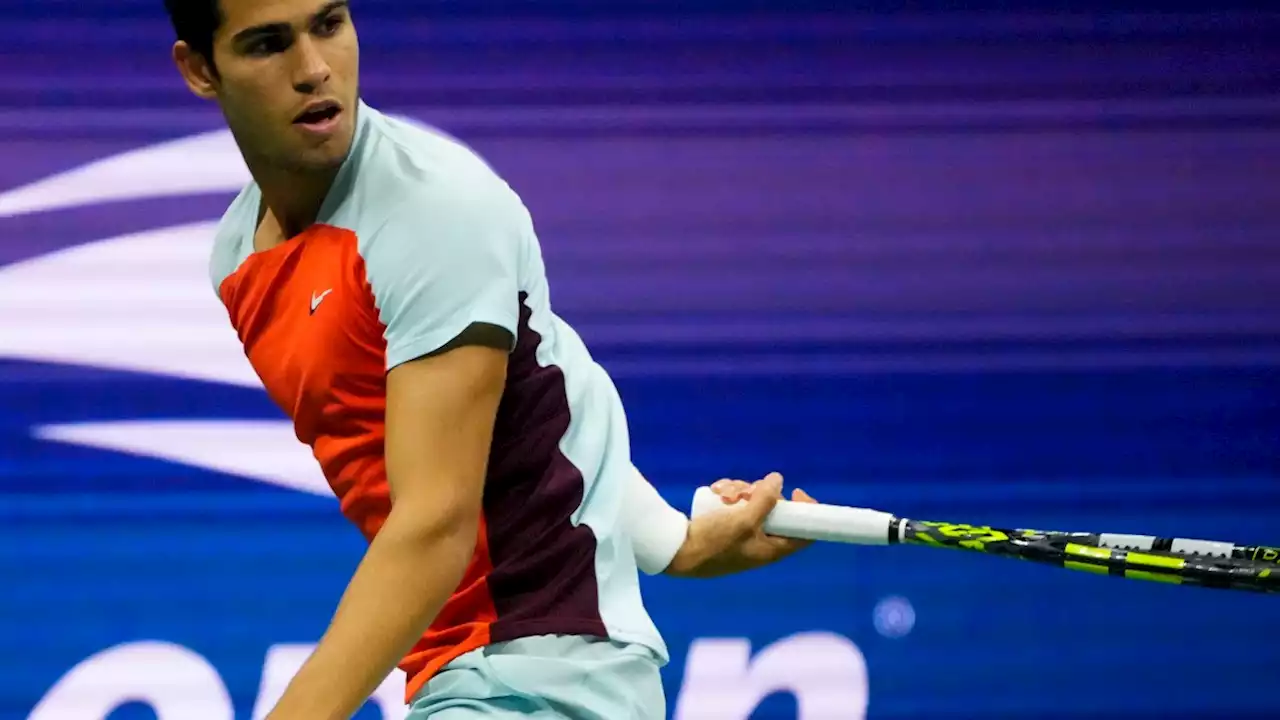 Watch: Carlos Alcaraz Hits Ridiculous Behind-the-Back Shot in U.S. Open Quarterfinal