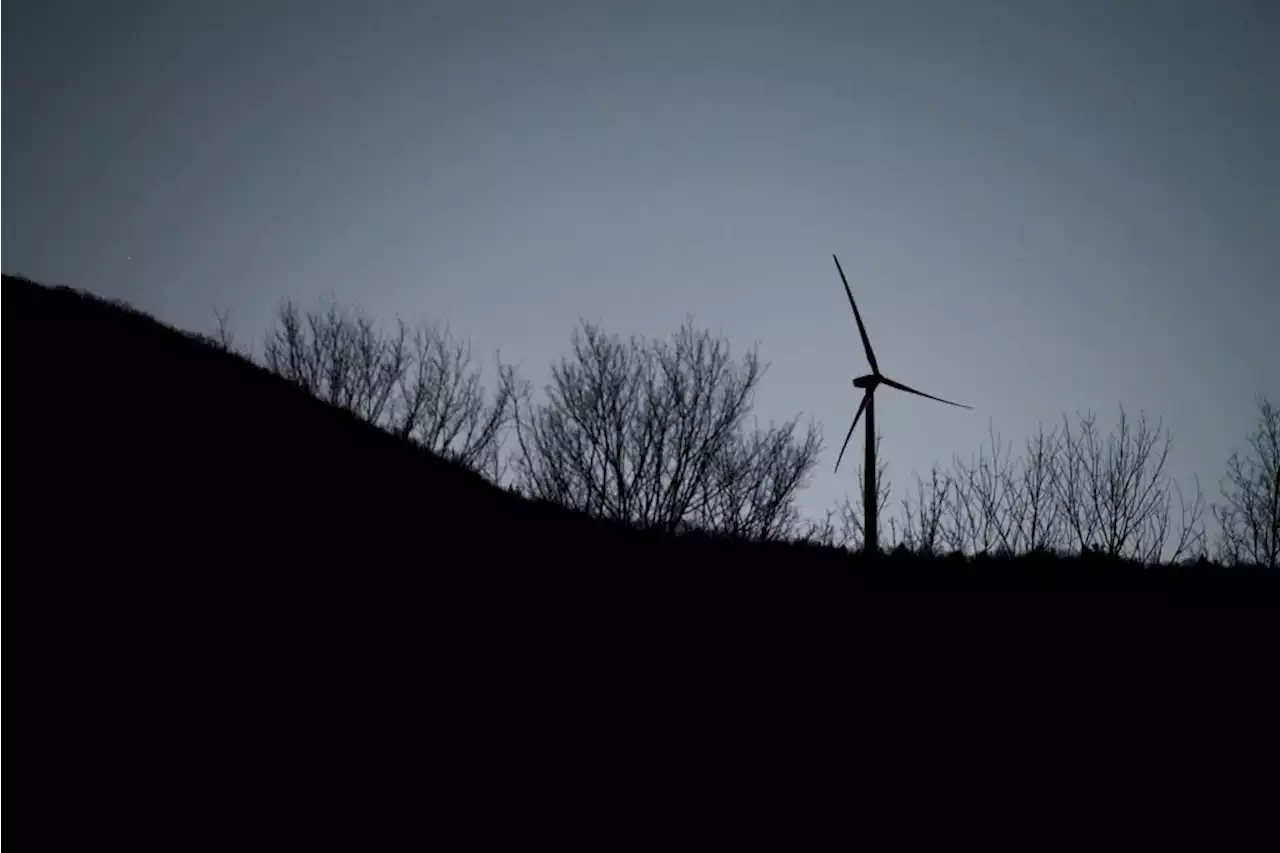 Are Windmill Turbine Blades Buried in Wyoming Landfill?