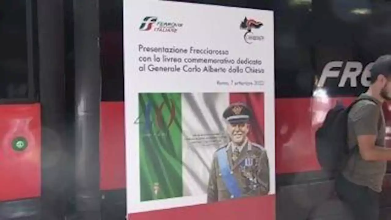 Dedicata al Generale Dalla Chiesa livrea treno Frecciarossa, le immagini alla Stazione Termini - Il Sole 24 ORE