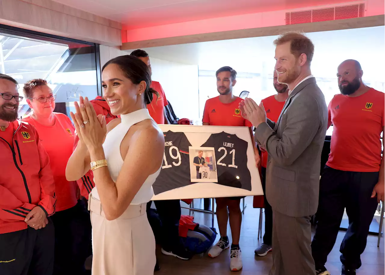 Prince Harry Rushes to Queen Elizabeth's Side Without Meghan