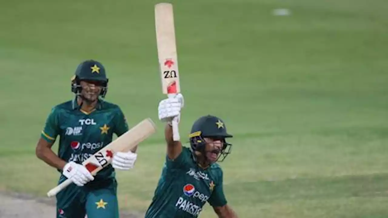 Naseem's sixes propel Pakistan into Asia Cup cricket final, India out