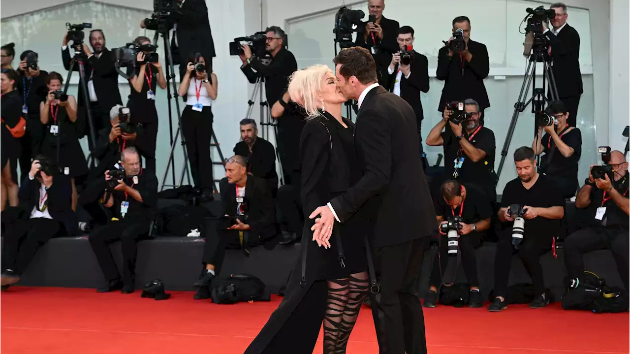 Venezia 79, l'ottavo red carpet è il più romantico di tutti: le foto