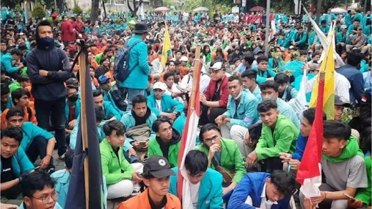 Demo BBM di Kampung Halaman Jokowi, Massa Berhasil Tekan Ketua DPRD