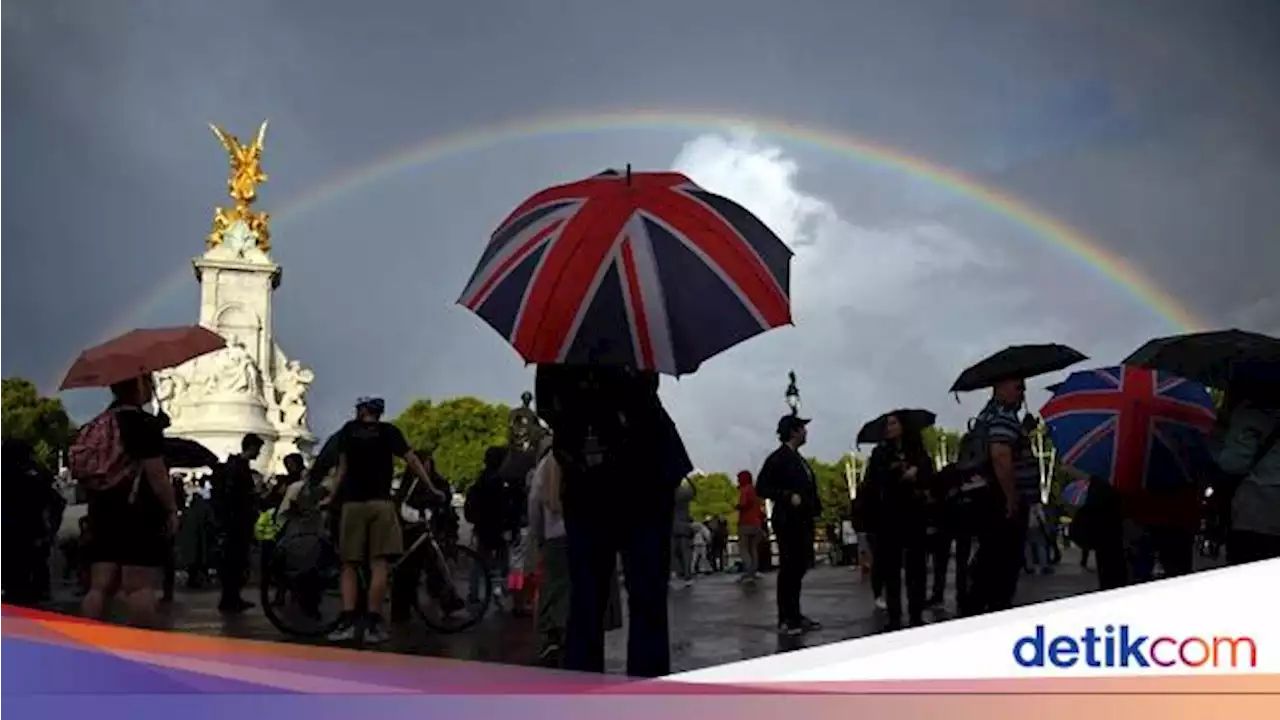 Penampakan Pelangi di Langit Inggris Saat Ratu Elizabeth II Wafat