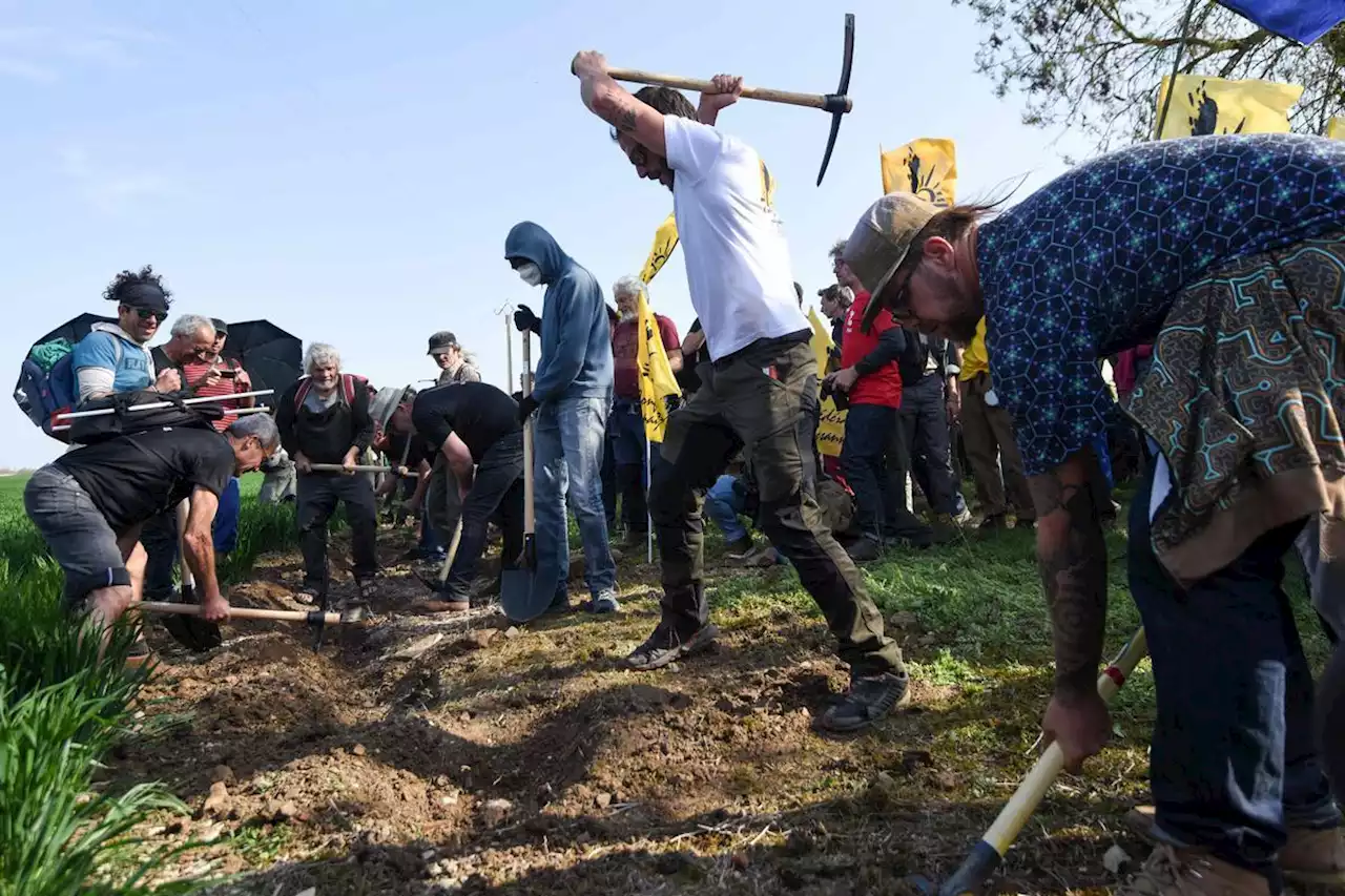 Irrigation : dans les Deux-Sèvres, les écologistes s’opposent à la construction d’une immense retenue d’eau
