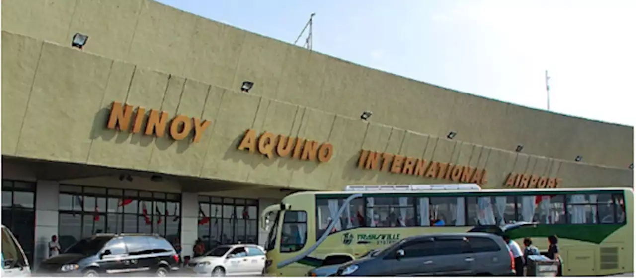 Business and gov’t execs, netizens lament New Year air traffic system glitch
