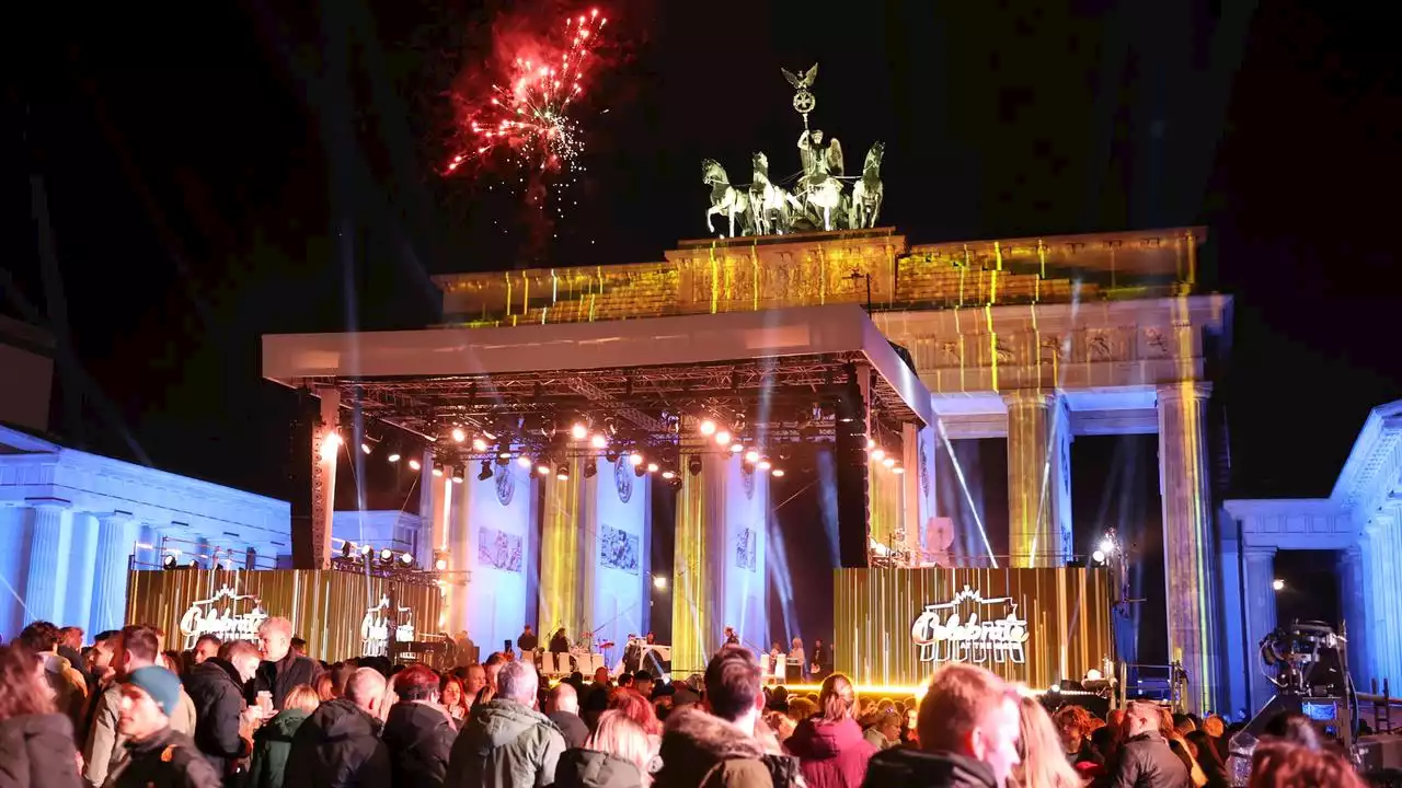 2023 beginnt mit ausgelassenen Silvesterfeiern