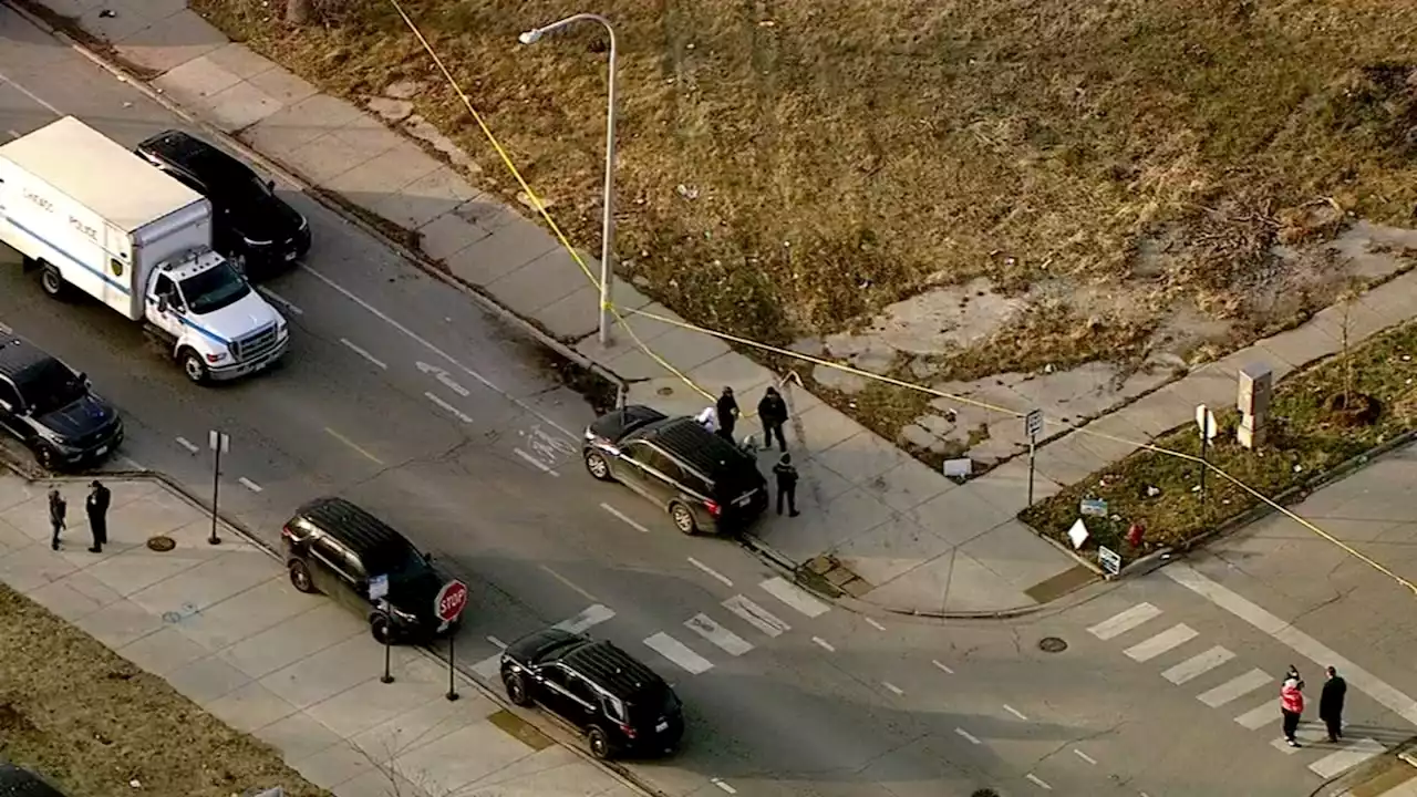 Shots fired during SWAT standoff in Lawndale, Chicago police say