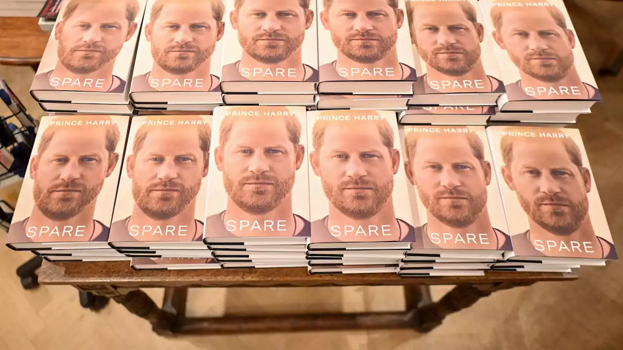 'Le Suppléant': l'éditeur réimprime 50.000 exemplaires des mémoires du prince Harry en France