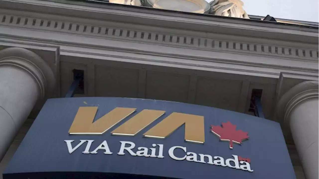 Via Rail apologizes for holiday travel disruptions, communication failures - BNN Bloomberg