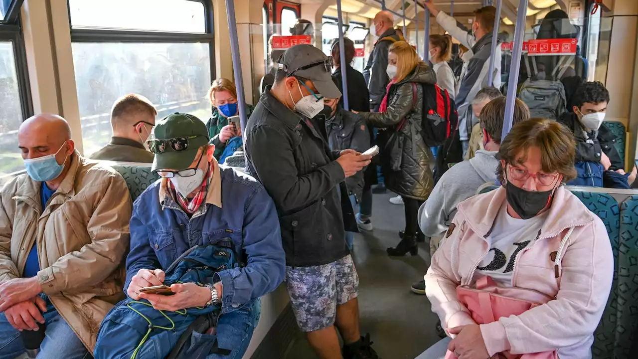 Brandenburg und Berlin heben Maskenpflicht im Nahverkehr zum 2. Februar auf