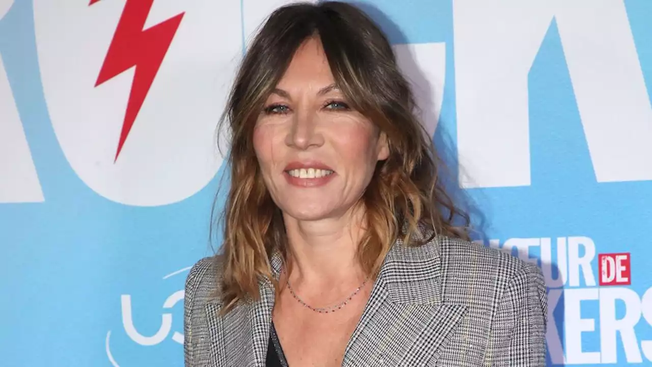 Mathilde Seigner évoque le manque causé par la mort de Johnny Hallyday