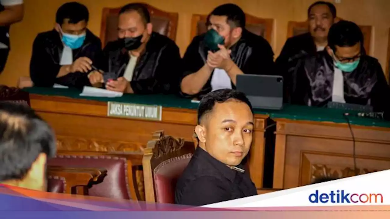 Ricky Rizal Balik Tanya 'Salah Apa' Usai Klaim Menyesal di Kasus Yosua