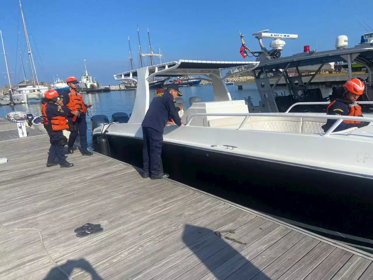 Rescataron a 12 turistas que estaban a la deriva en el Mar Caribe