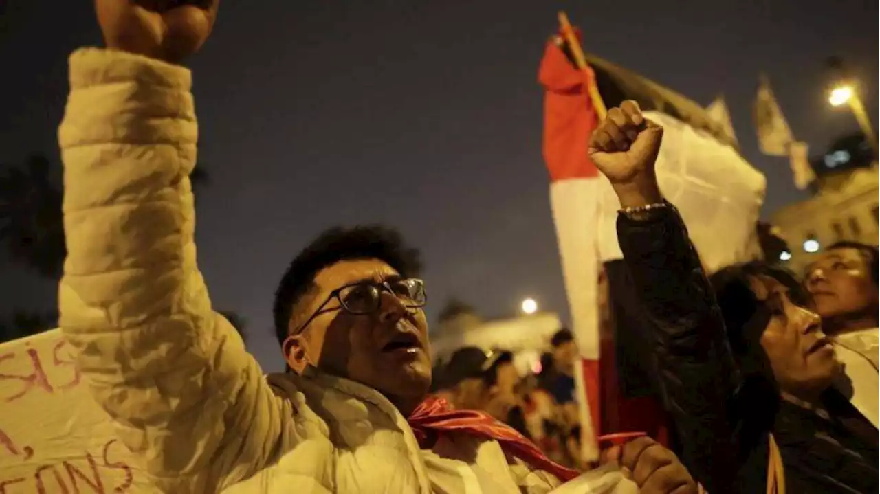 Crisis en Perú: mueren 17 manifestantes en el día más sangriento de protestas